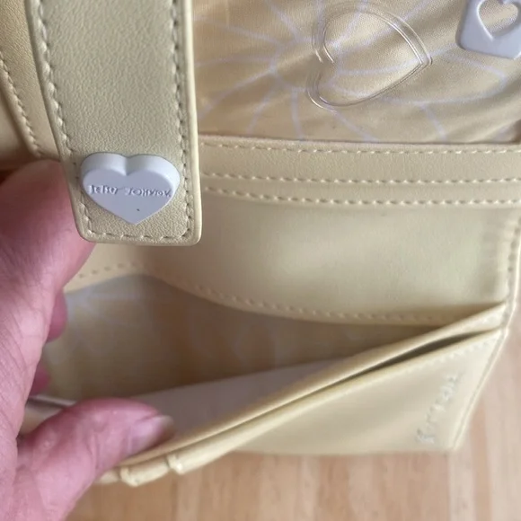 Betsey Johnson Blue white yellow Floral Wallet wristlet phone holder NWT. - Picture 8 of 13